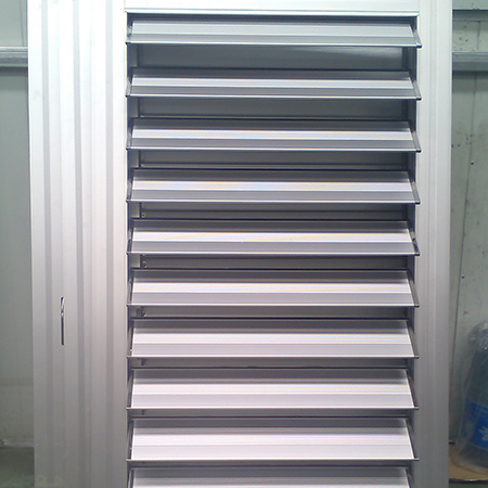 Hollow flat shutters